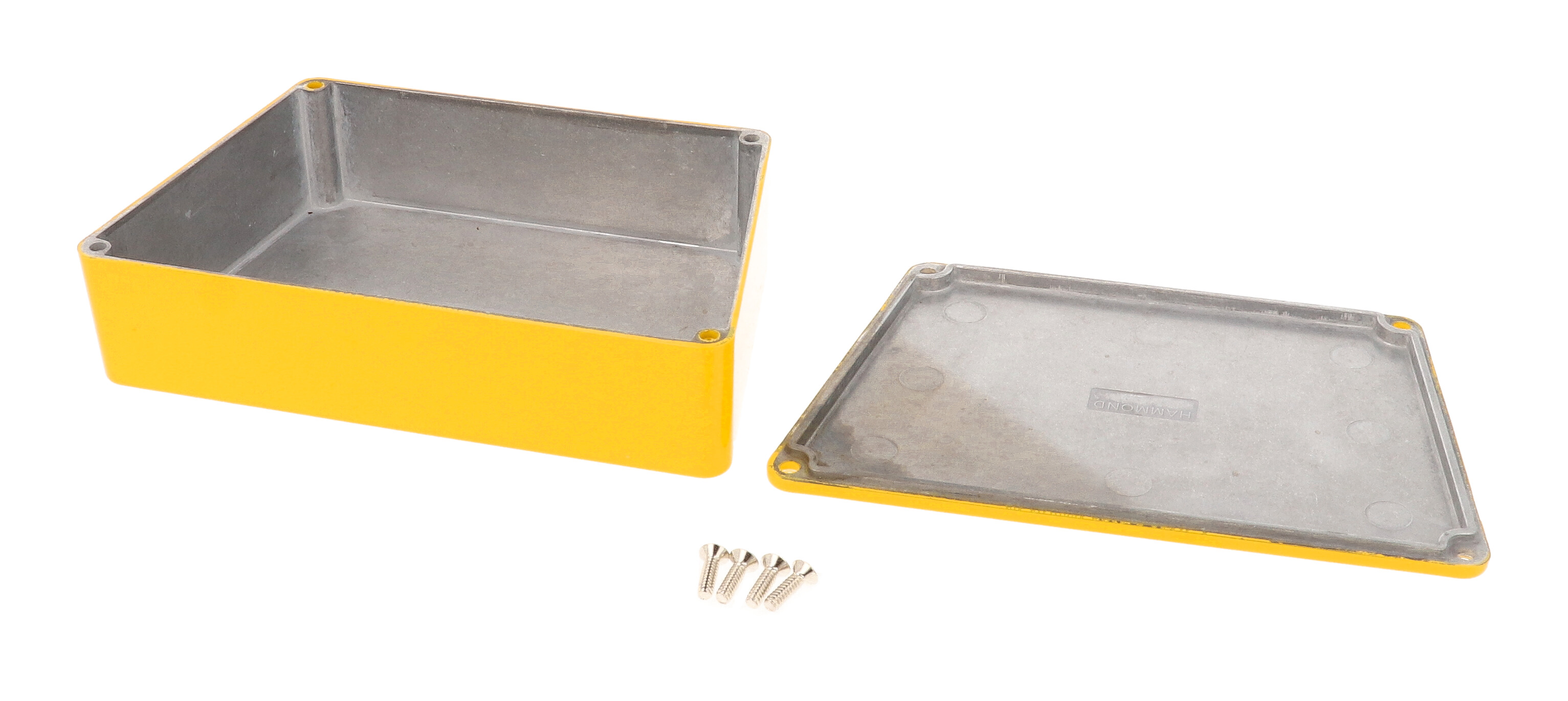 1590TRPCYL yellow powder coated wide trapezoid diecast aluminum stomp box enclosure