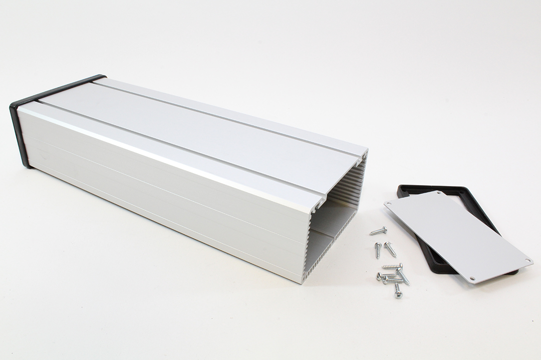 531623 clear anodized extruded aluminum Sink Box enclosure, 105 x 60 x 285 mm, with finned heat-sink top and end panels