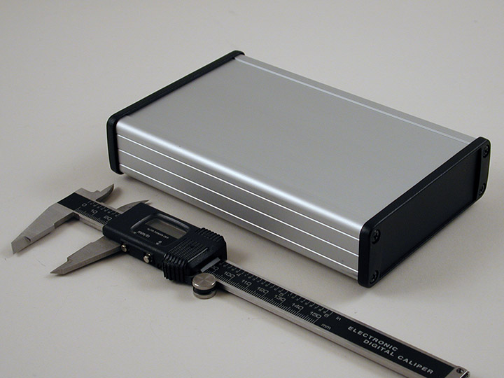 1457L1601 clear anodized watertight extruded aluminum enclosure, 160 x 104 x 32.00 mm, with black diecast end panels