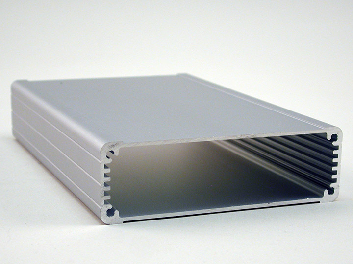 1457L1602 clear anodized watertight extruded aluminum enclosure, 160 x 104 x 32.00 mm, with black flanged diecast end panels