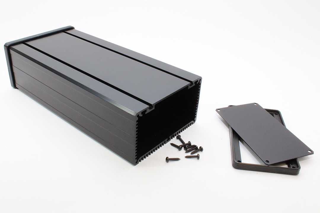 431622 black anodized extruded aluminum Sink Box enclosure, 105 x 60 x 225 mm, with finned heat-sink top and end panels