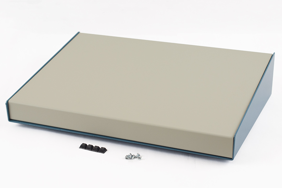 1456RL1WHBU — sloped metal console; 10 degree; beige top; blue case