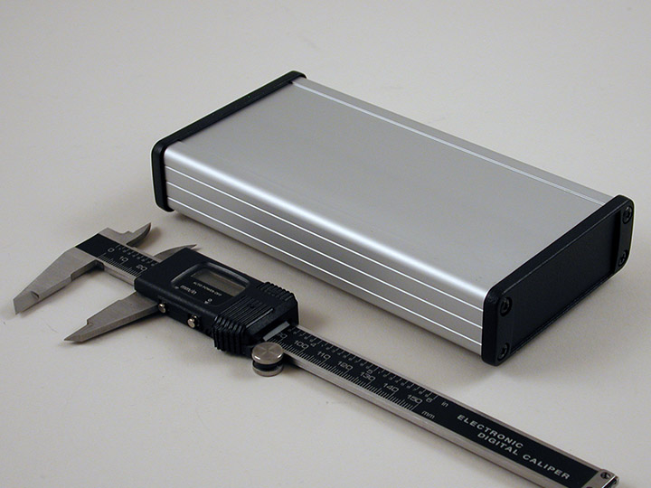 1457J1601 clear anodized watertight extruded aluminum enclosure, 160 x 84 x 28.50 mm, with black diecast end panels