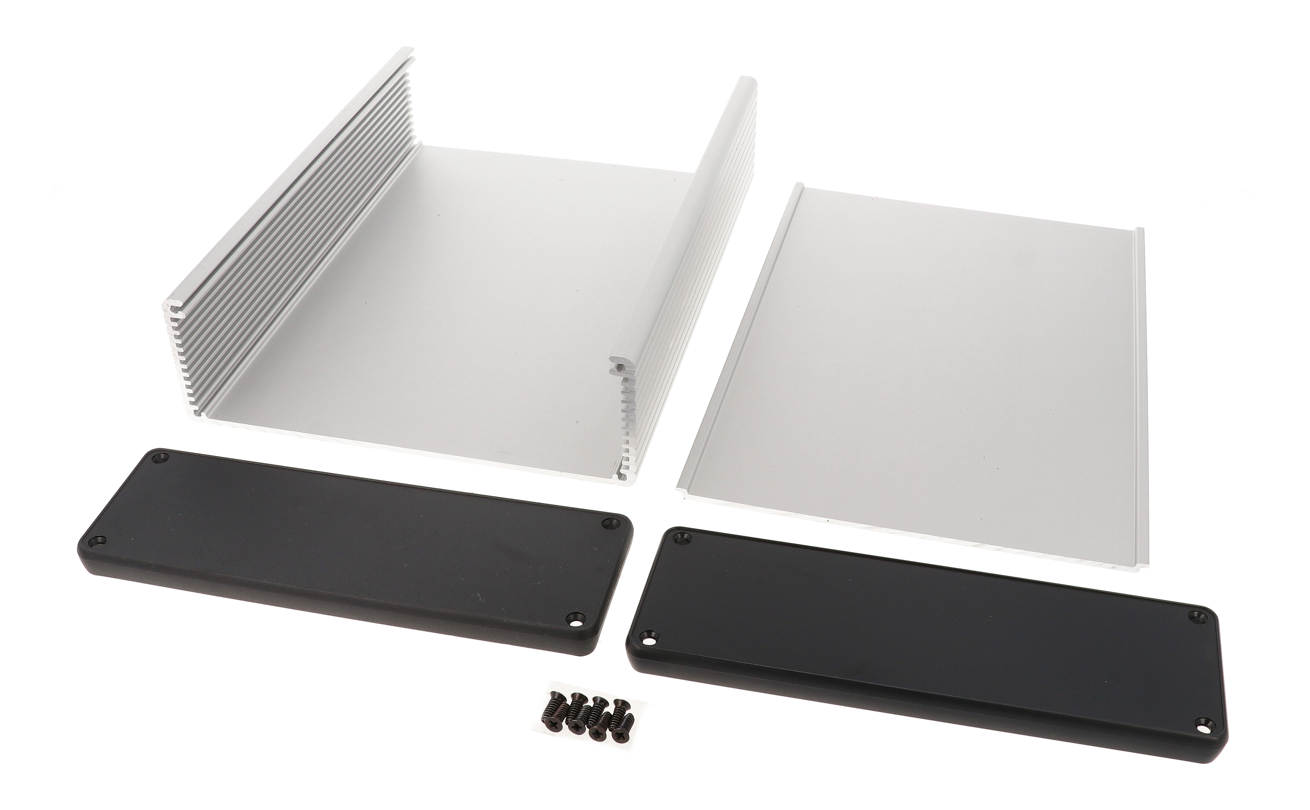 1455T2202 clear anodized 220 mm extruded aluminum enclosure with black plastic end panels
