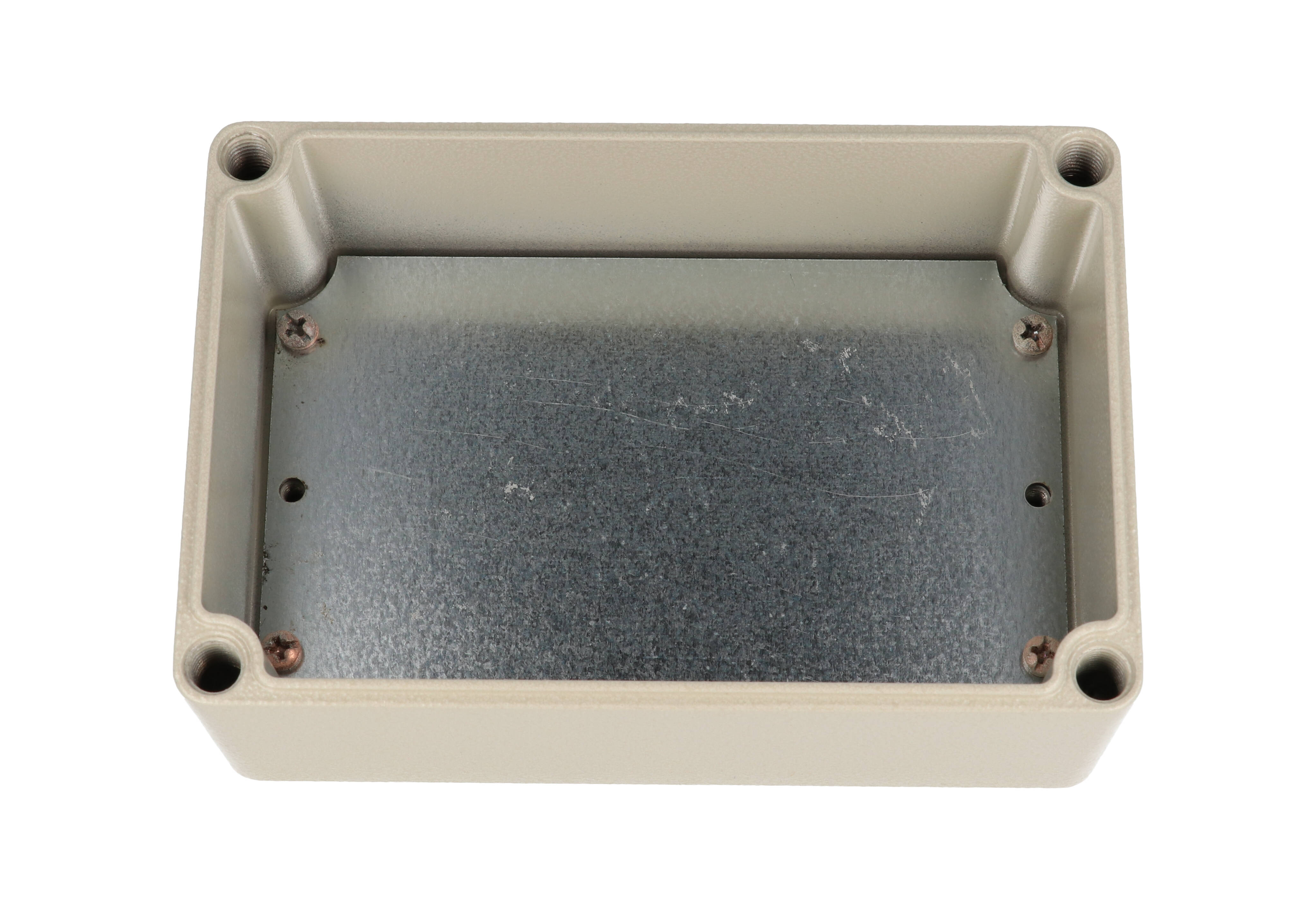 R507-102-000 galvanized steel formed inner panel, 137 x 87 mm, for aluNORM -102 diecast enclosures