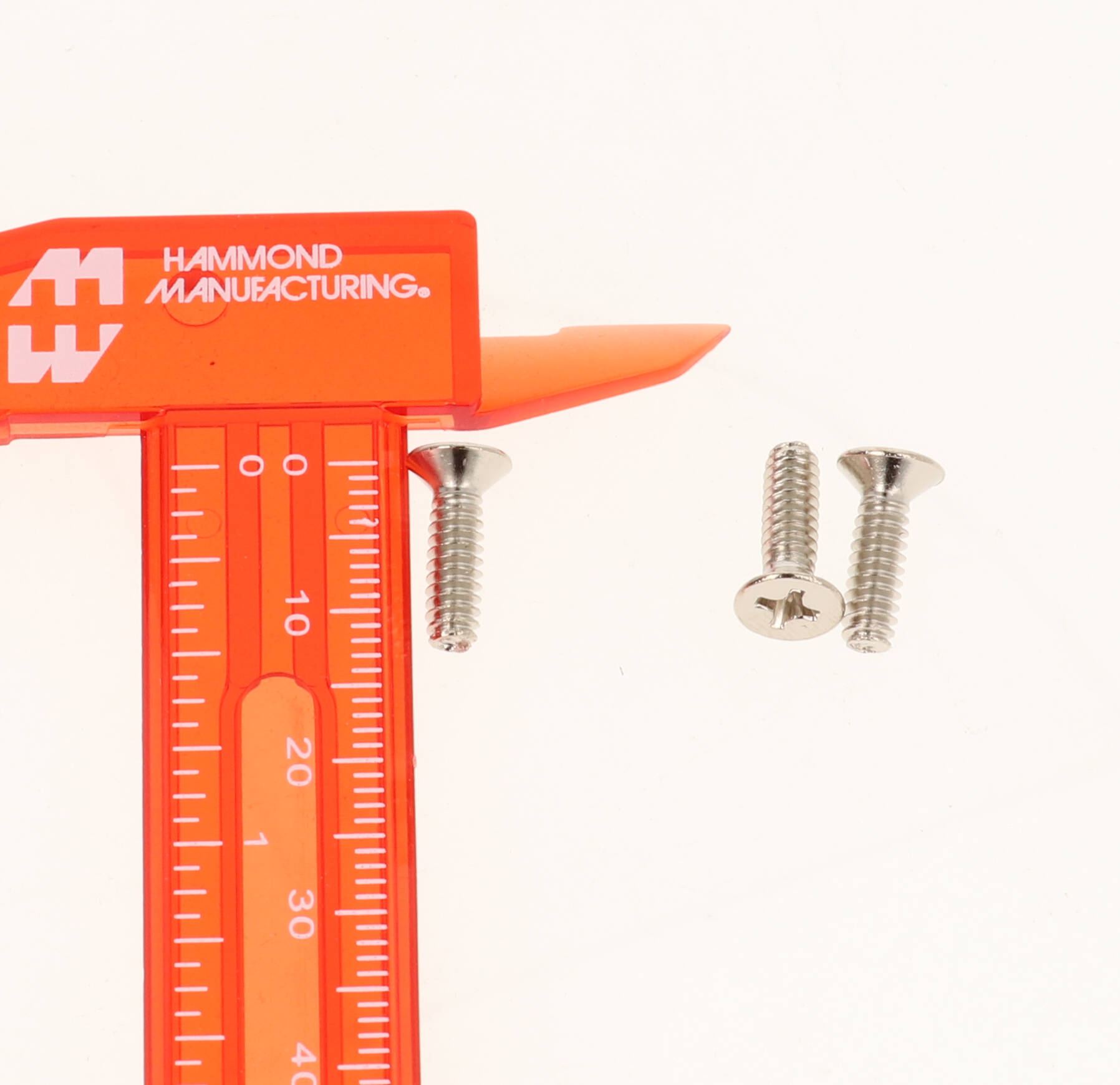 1590MS100 100-pack of plated #6-32 x 1/2 inch steel screws for 1590 series die-cast enclosures