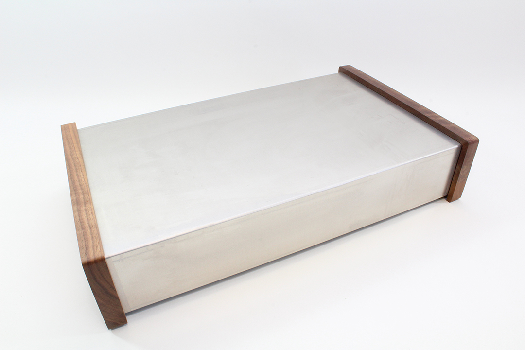 1444-32CWW — chassis - aluminum with wood sides