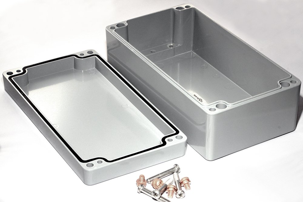 1590Z150GY smooth gray RAL 7001 diecast aluminum enclosure, 221 x 121 x 81 mm