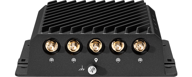Cradlepoint R980 compact ruggedized metal 5G router with SMA antenna connectors and Ethernet ports. — view 3