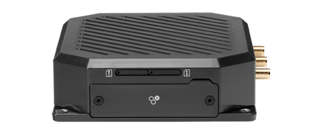 Cradlepoint S400 compact semi-ruggedized LTE IoT router with SMA antenna connectors and Ethernet port. — view 3